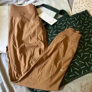 NWT Lululemon Dance Studio Mid-Rise Jogger, Sz 6, BOLD BEIGE